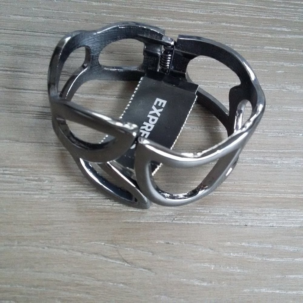 Express Bangle Bracelet